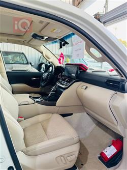 تۆیۆتا لاند کروزەر